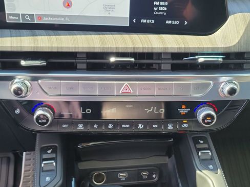 Used 2023 Kia Telluride SX image 33