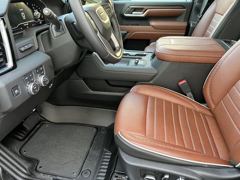 Used 2025 GMC Sierra 3500 Denali Ultimate image 16