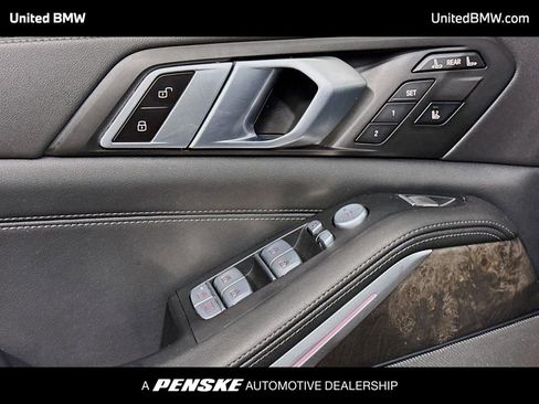 Certified 2023 BMW X7 xDrive40i w/ Premium Package AWD/4WD image 3