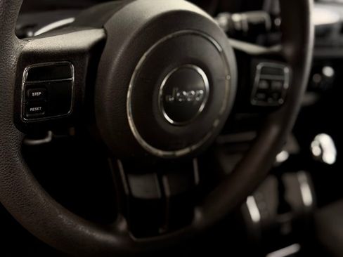 Used 2016 Jeep Patriot Sport image 19