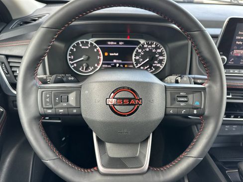 Used 2025 Nissan Rogue SV AWD/4WD image 22