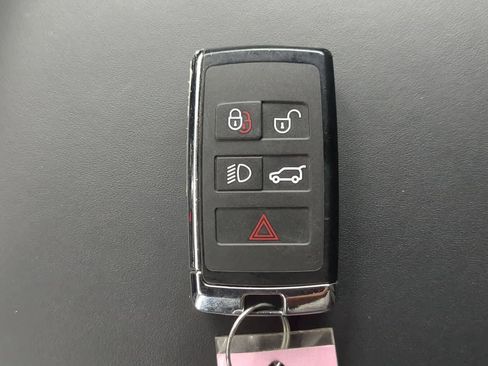 Used 2025 Land Rover Range Rover Sport SE image 36