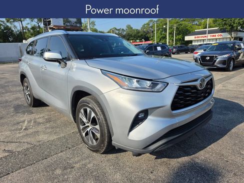 Used 2020 Toyota Highlander XLE FWD image 6