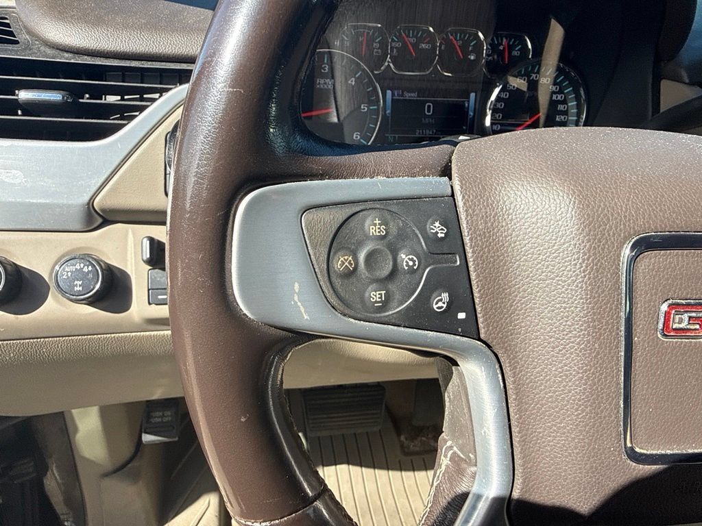 Used 2019 GMC Yukon SLT w/ Premium Edition AWD/4WD image 16