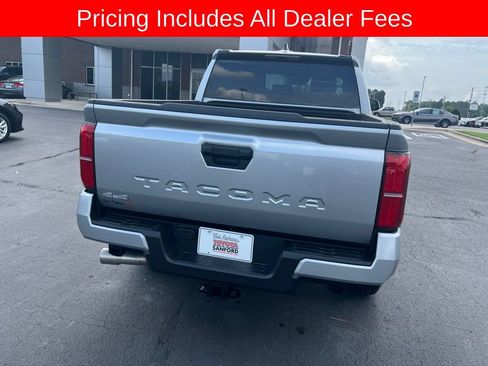 Used 2026 Toyota Tacoma SR5 AWD/4WD image 11