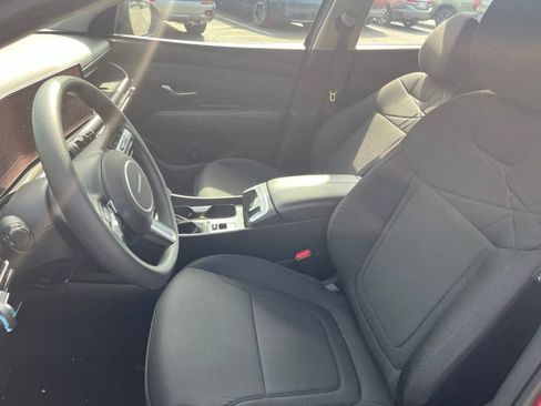 Used 2025 Hyundai Tucson SE FWD image 9