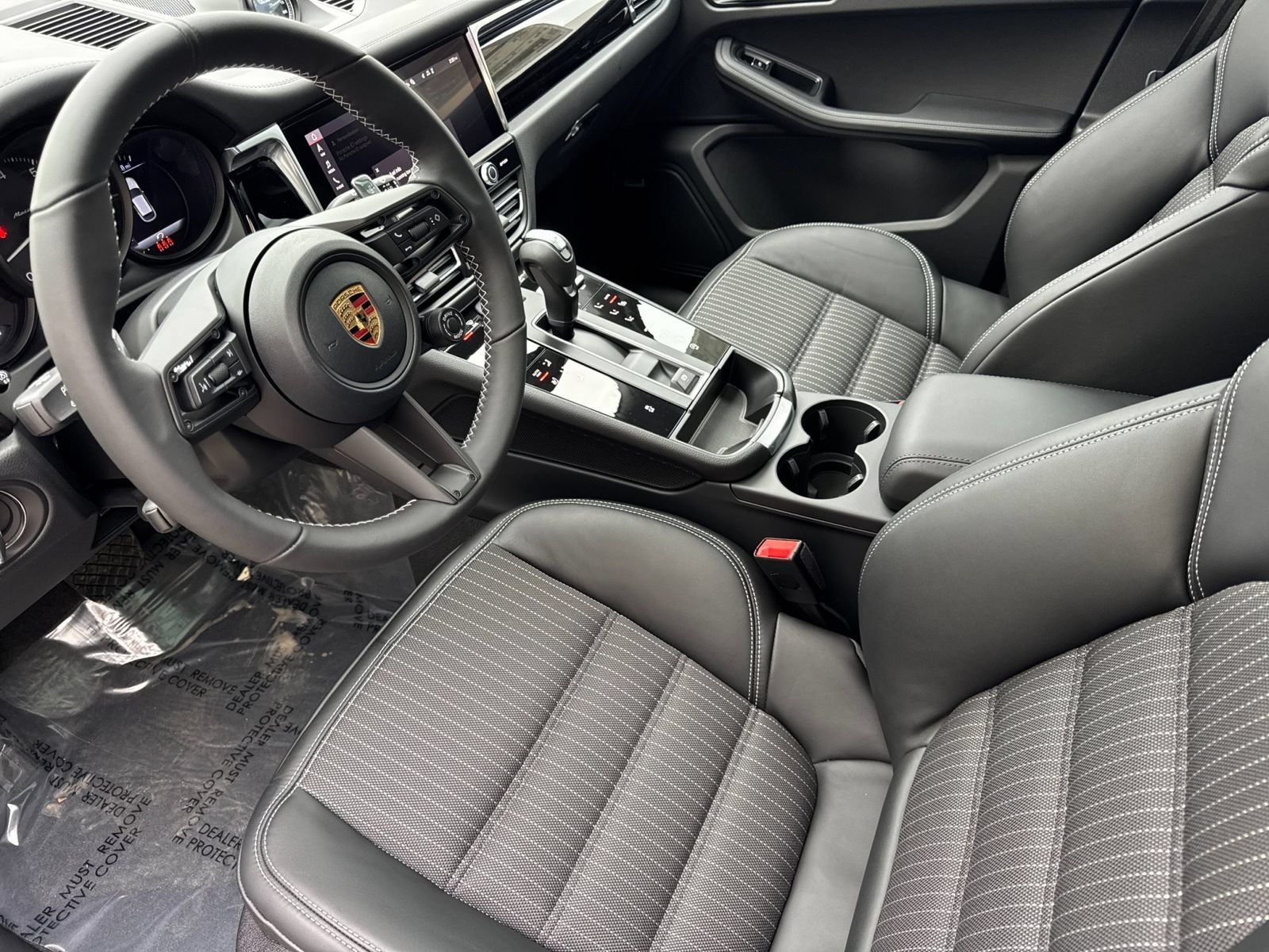 Certified 2026 Porsche Macan Turbo AWD/4WD image 4