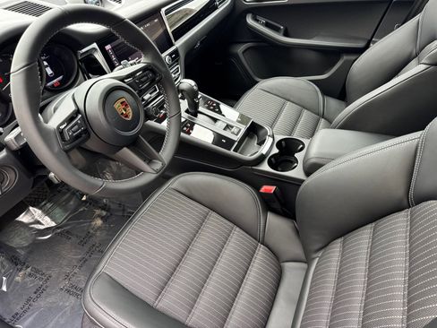 New 2026 Porsche Macan Turbo image 4