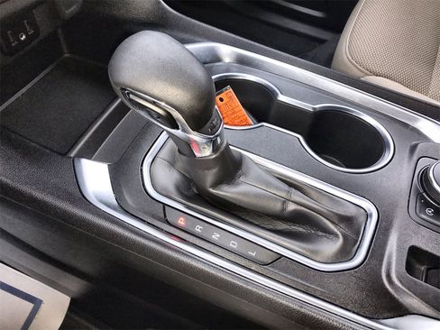 Used 2022 Chevrolet Traverse LS image 19