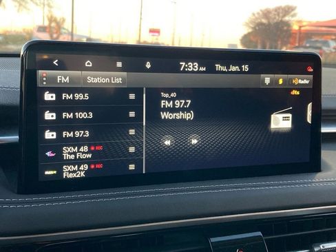 Used 2025 Genesis G70 2.5T image 22