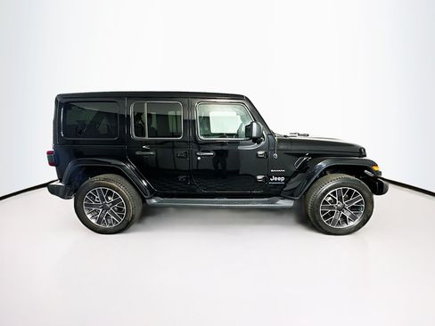 Used 2023 Jeep Wrangler Unlimited Sahara w/ Cold Weather Group AWD/4WD image 10