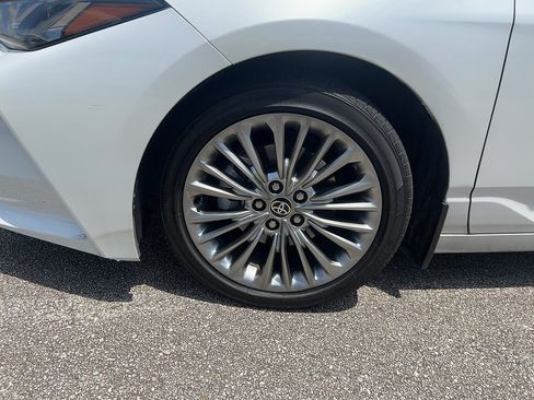 Used 2022 Toyota Avalon Limited w/ Advanced Safety Package FWD image 7
