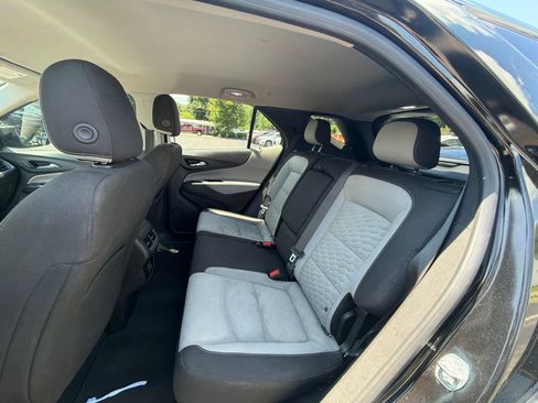Used 2021 Chevrolet Equinox LS w/ LS Convenience Package FWD image 19