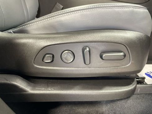 Used 2021 Buick Enclave Premium w/ Sun and Sites Package image 34