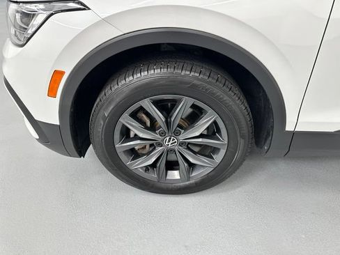 Certified 2023 Volkswagen Tiguan SE AWD/4WD image 18