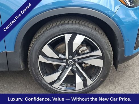 Certified 2023 Volvo XC40 B5 Plus w/ Driver Assist Package AWD/4WD image 9