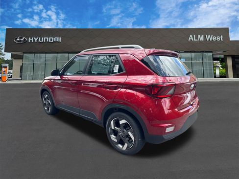 New 2025 Hyundai Venue SEL FWD image 8