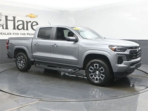 Used 2023 Chevrolet Colorado LT w/ LT Convenience Package III image 6
