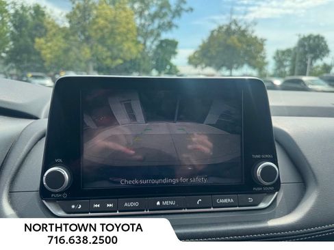 Used 2025 Nissan Rogue SV AWD/4WD image 30