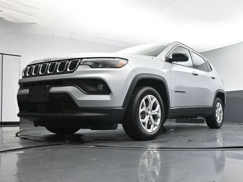Used 2024 Jeep Compass Latitude AWD/4WD image 26