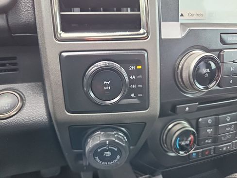 Used 2018 Ford F150 Raptor w/ Equipment Group 802A Luxury image 37