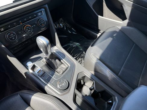 Used 2019 Volkswagen Tiguan SE AWD/4WD image 13