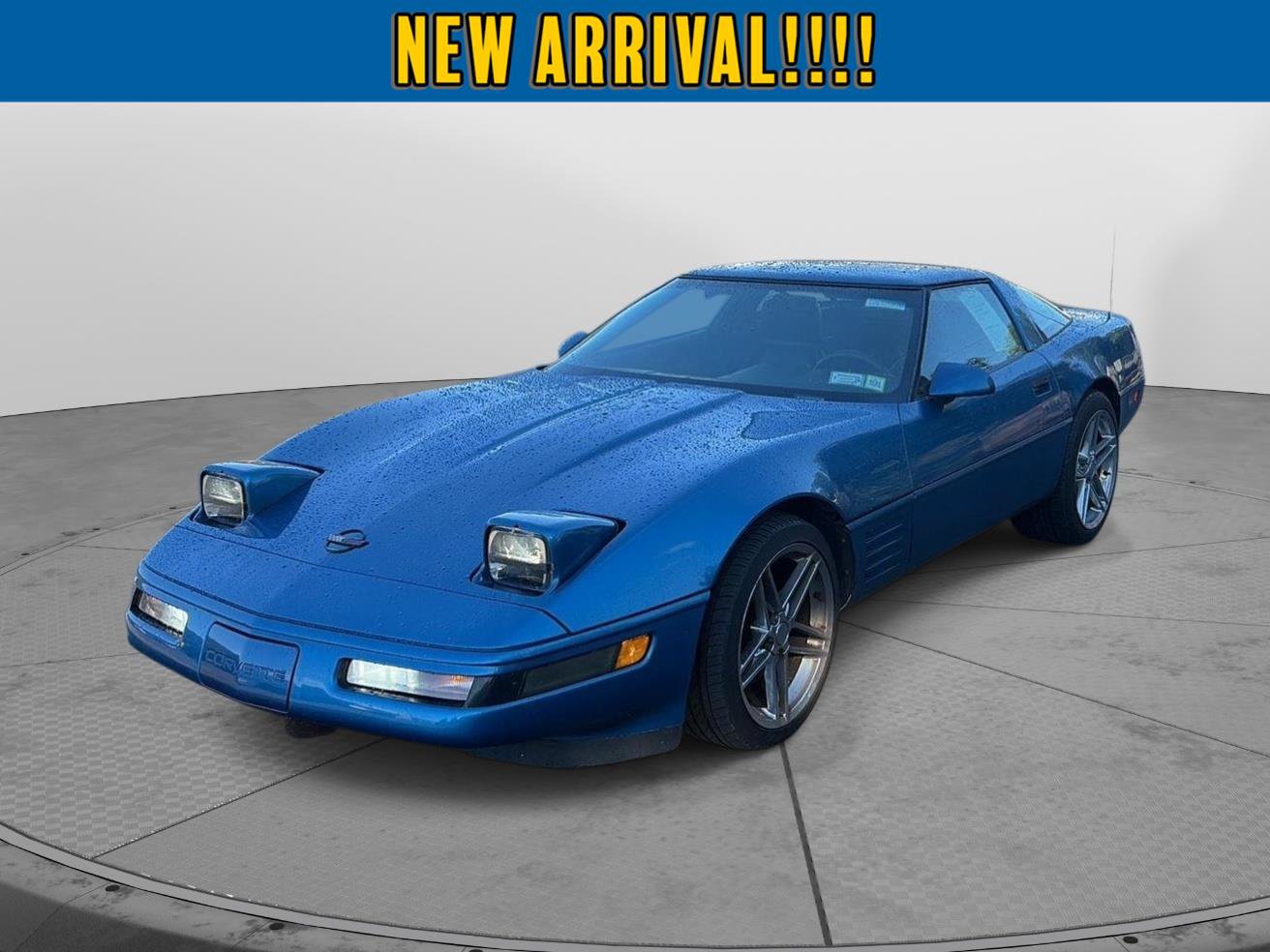 Used 1992 Chevrolet Corvette Coupe RWD image 3