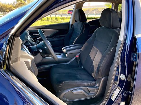 Used 2019 Nissan Murano S image 7