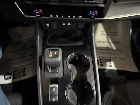 Certified 2025 Nissan Rogue SV AWD/4WD image 21