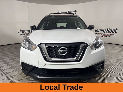 Used 2018 Nissan Kicks SV w/ Exterior Package image 4