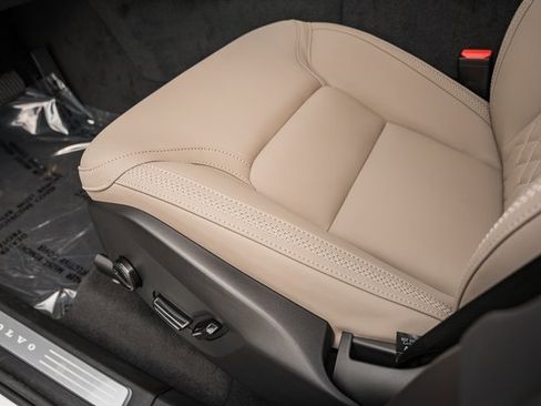 New 2026 Volvo XC90 T8 Plus image 28