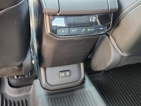 Used 2021 Toyota Highlander XSE AWD/4WD image 13