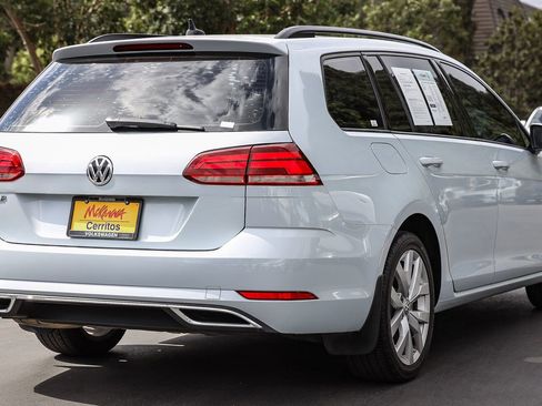 Used 2019 Volkswagen Golf SE image 9