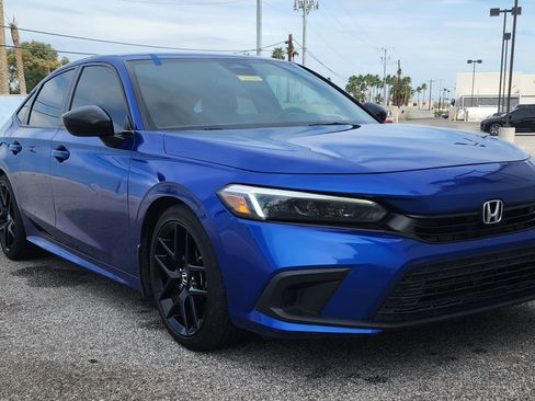 Used 2023 Honda Civic Sport image 3