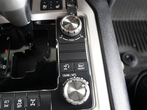 Used 2017 Toyota Land Cruiser AWD/4WD image 22