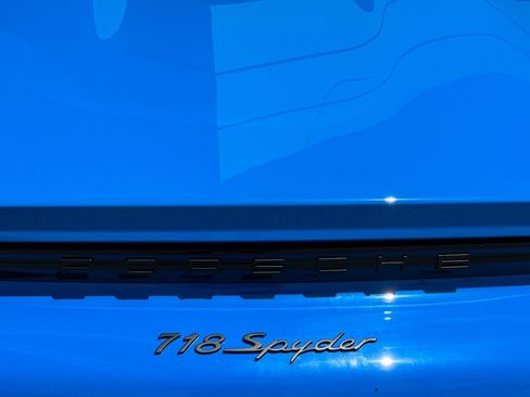 Used 2023 Porsche 718 Boxster Spyder RWD image 35