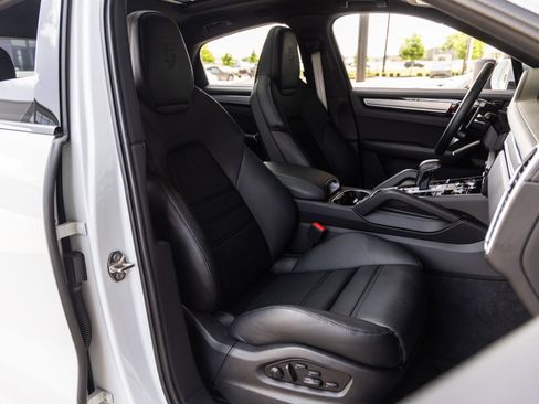Certified 2023 Porsche Cayenne S AWD/4WD image 46