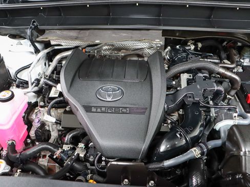 Used 2023 Toyota Highlander XLE image 33