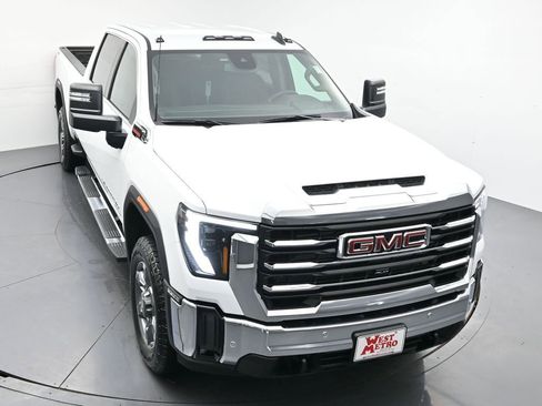 New 2026 GMC Sierra 3500 SLE w/ SLE Value Package AWD/4WD image 4