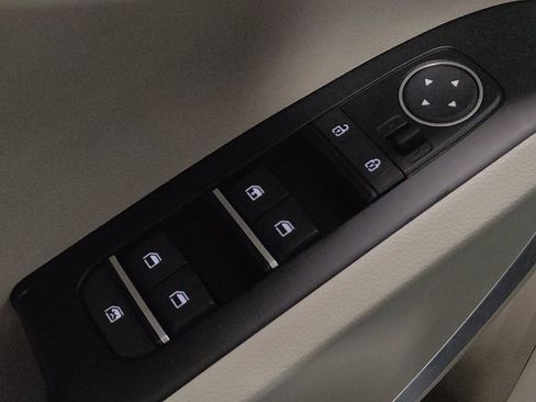 Used 2025 Kia Soul LX image 27