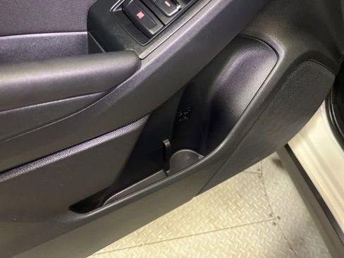 Used 2022 Subaru Crosstrek 2.0i Premium w/ Moonroof Package image 44