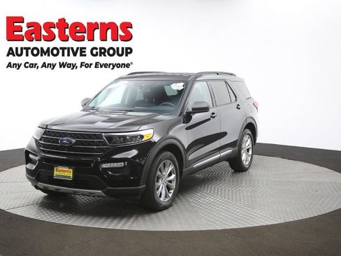 Used 2022 Ford Explorer XLT w/ Equipment Group 202A image 57