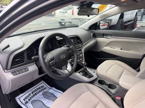 Used 2020 Hyundai Elantra SE w/ Cargo Package (C1) FWD image 10