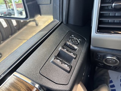 Used 2020 Ford F150 Lariat RWD image 32
