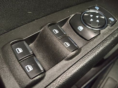 Used 2020 Ford Fusion SE image 27