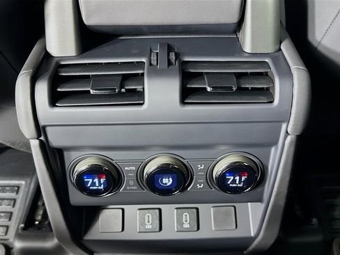 New 2026 Land Rover Defender 110 OCTA AWD/4WD image 26
