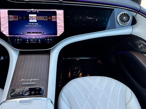 Certified 2023 Mercedes-Benz EQS 580 4MATIC Sedan image 31