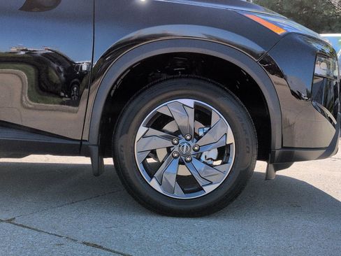 Certified 2026 Nissan Rogue SV FWD image 36
