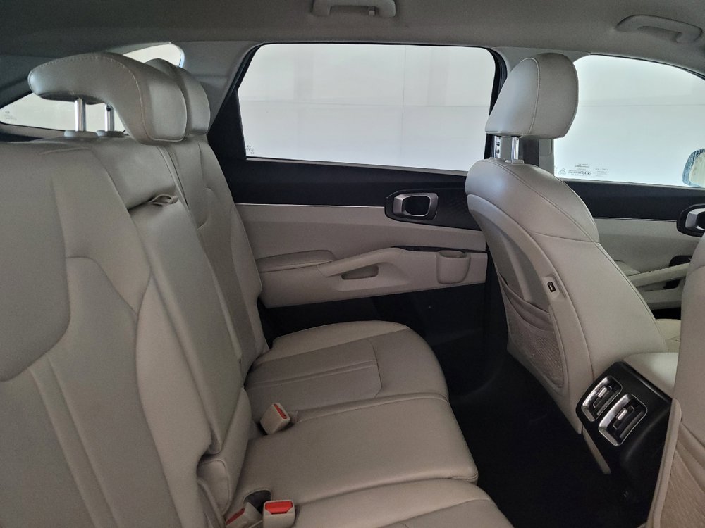 Used 2021 Kia Sorento S FWD image 19