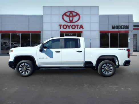 Used 2024 Chevrolet Silverado 2500 Custom w/ Custom Value Package AWD/4WD image 2